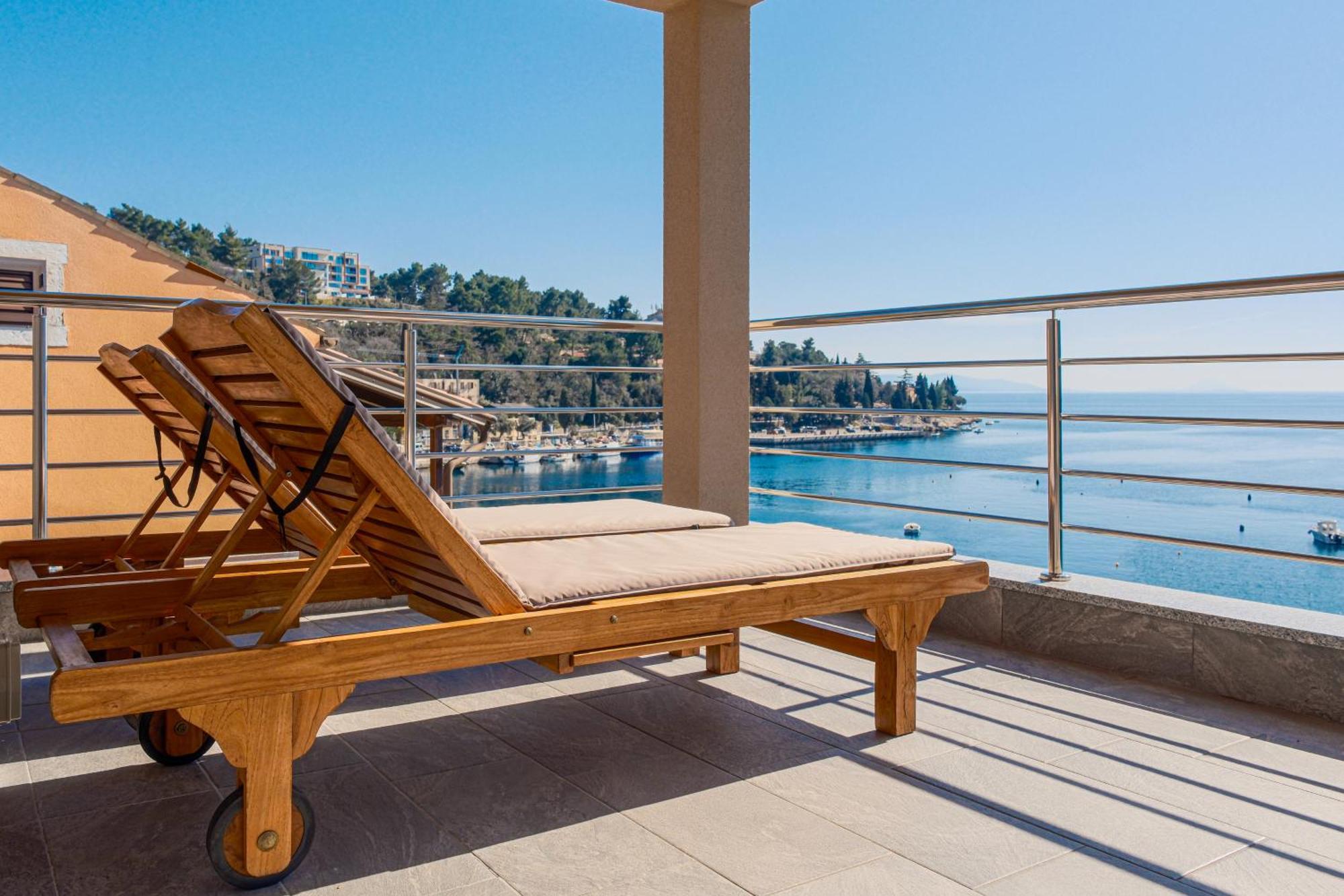 Seafront 2-Bedroom Apartment Nika - Rabac Zewnętrze zdjęcie