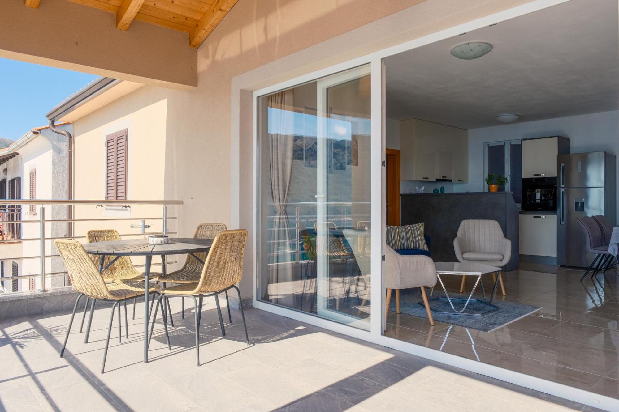 Seafront 2-Bedroom Apartment Nika - Rabac Zewnętrze zdjęcie